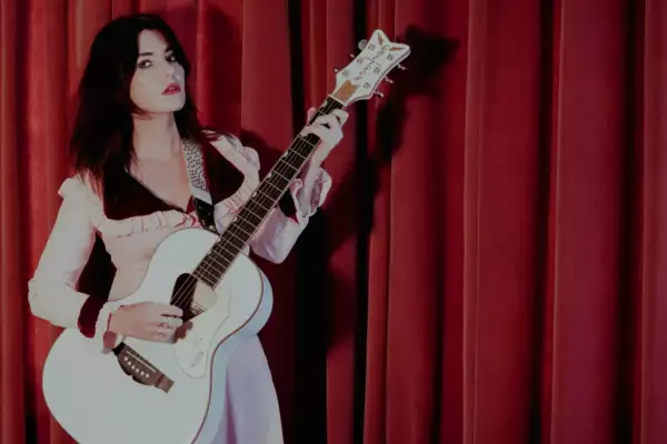 Blood Red Shoes' Laura-Mary Carter shares new single 'Blue's Not My Colour'
