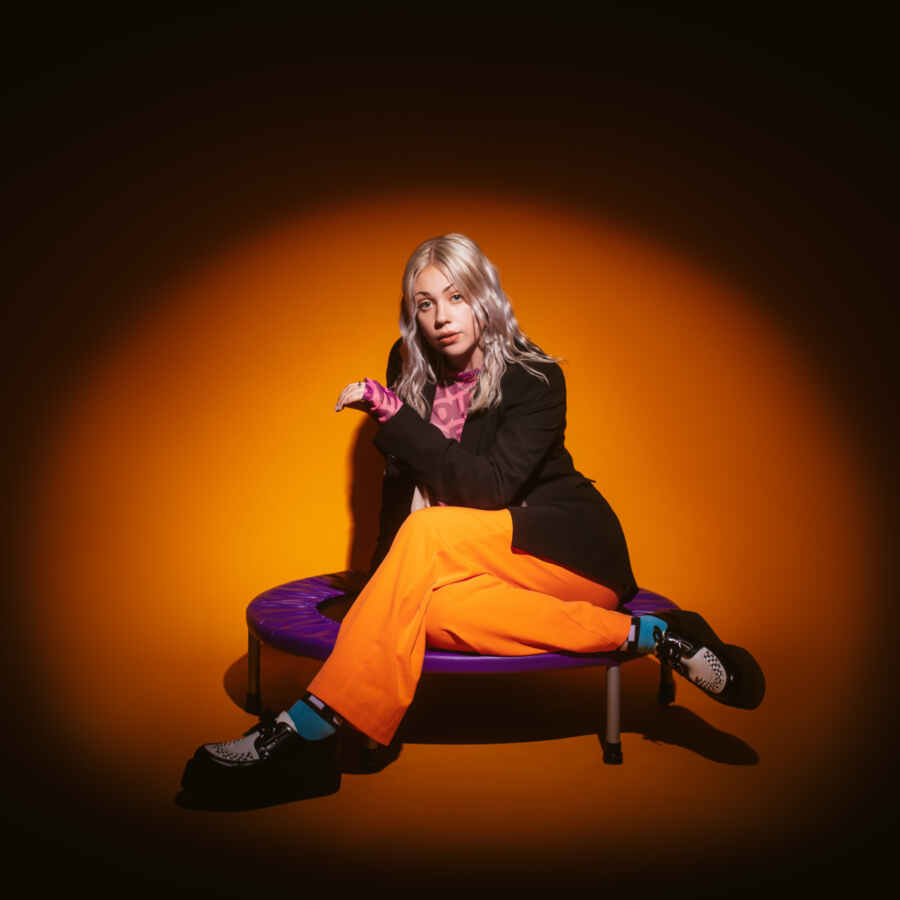Lauran Hibberd covers 'Rockin' Around The Christmas Tree'