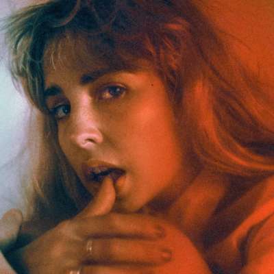 LAUREL shares ‘Adored’ from new album ‘DOGVIOLET’