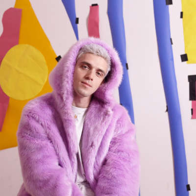Lauv shares ‘Modern Loneliness’ video