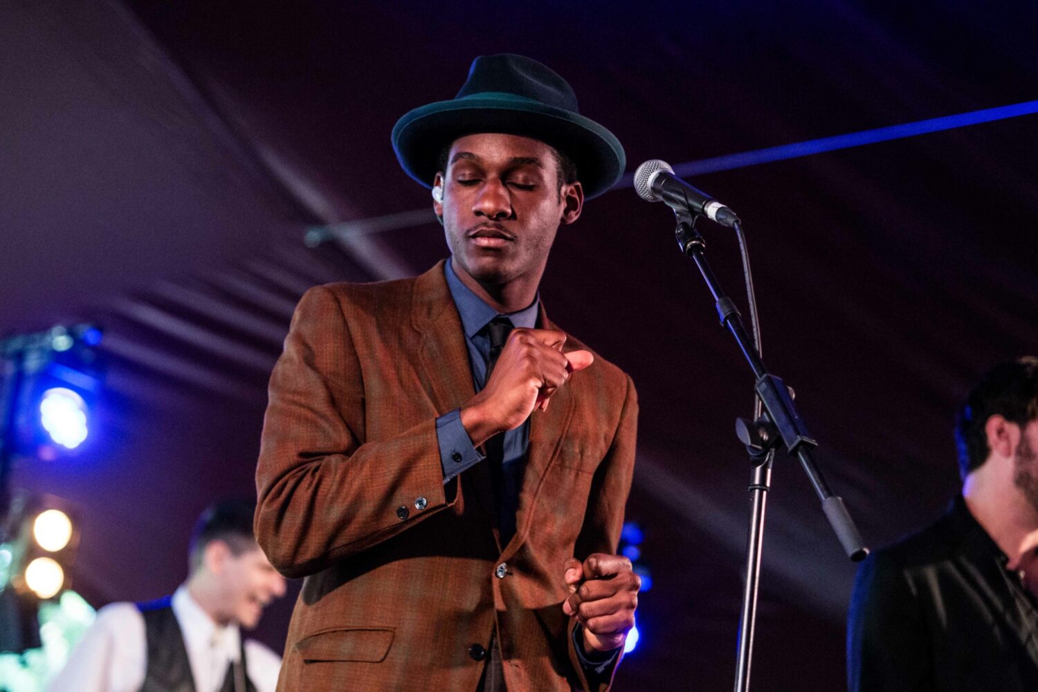 Leon Bridges shares ‘So Long’, announces Brixton show