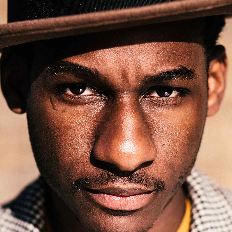 Leon Bridges shares ‘Coming Home to Texas’ mixtape