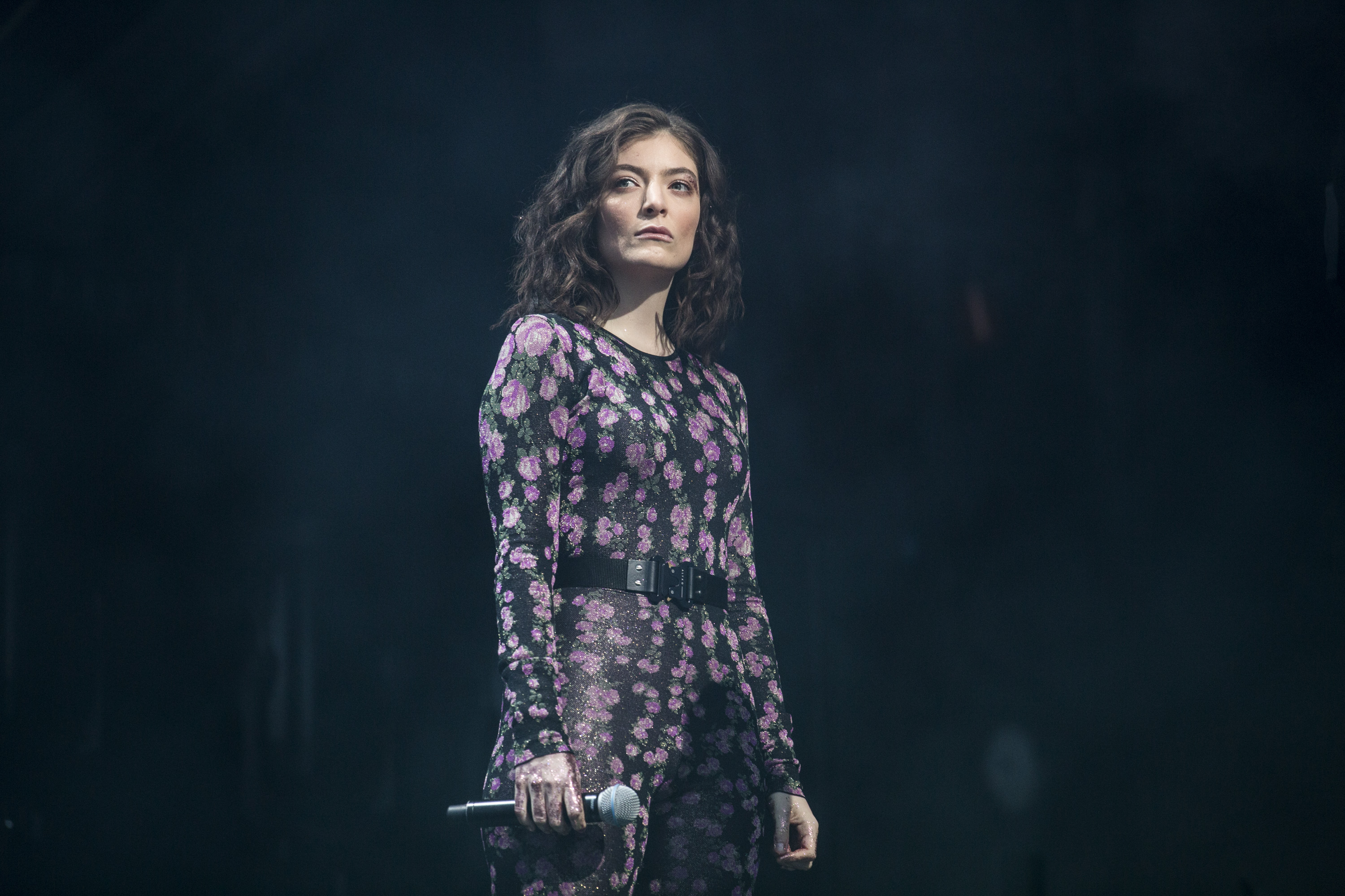 Watch Lorde Cover Kanye West In Chicago News Diy