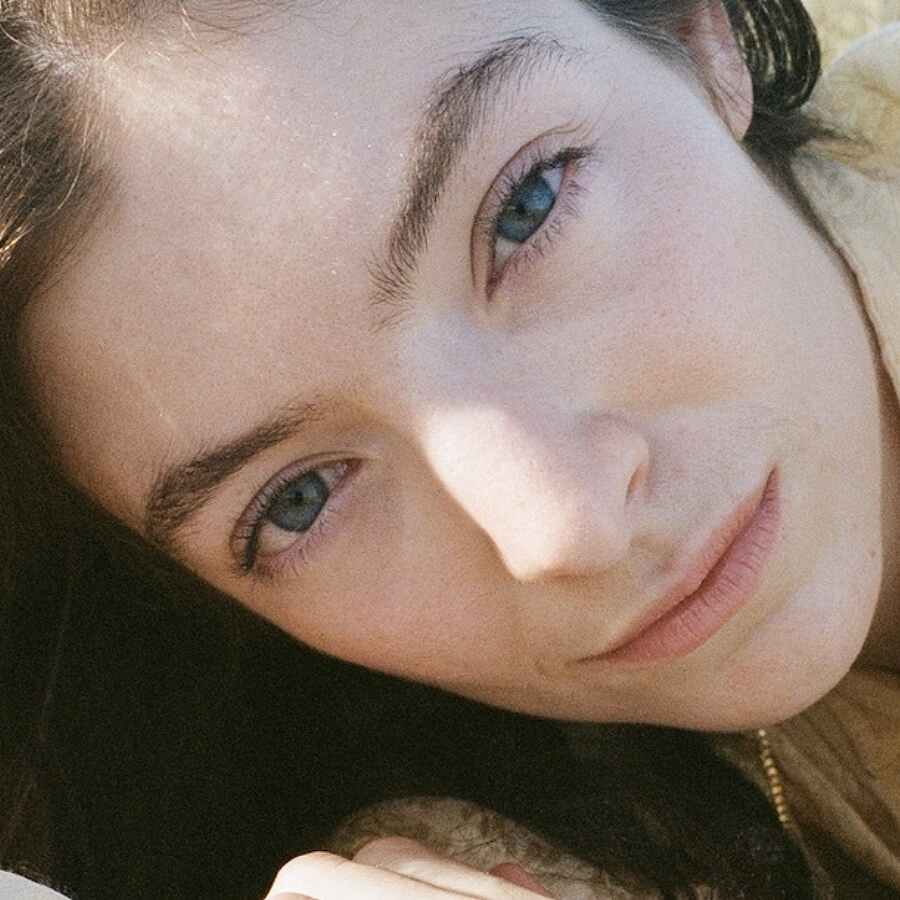 Lorde reveals new single 'Mood Ring'
