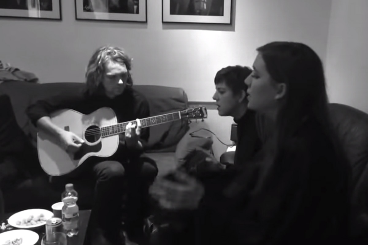 Lykke Li covers Drake’s ‘Hold On, We’re Going Home’ News
