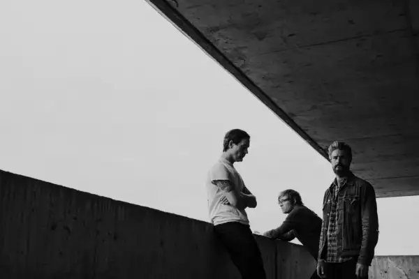 METZ unleash 'Sugar Pill' video