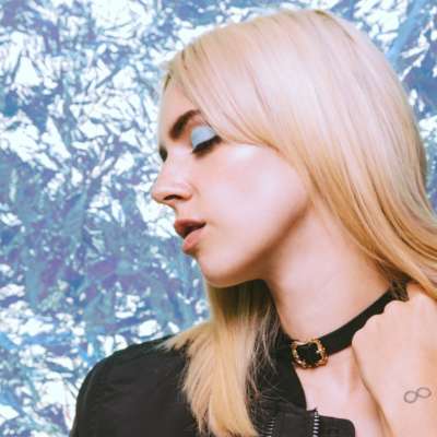 MØ covers Liss at BBC Radio 1’s Maida Vale