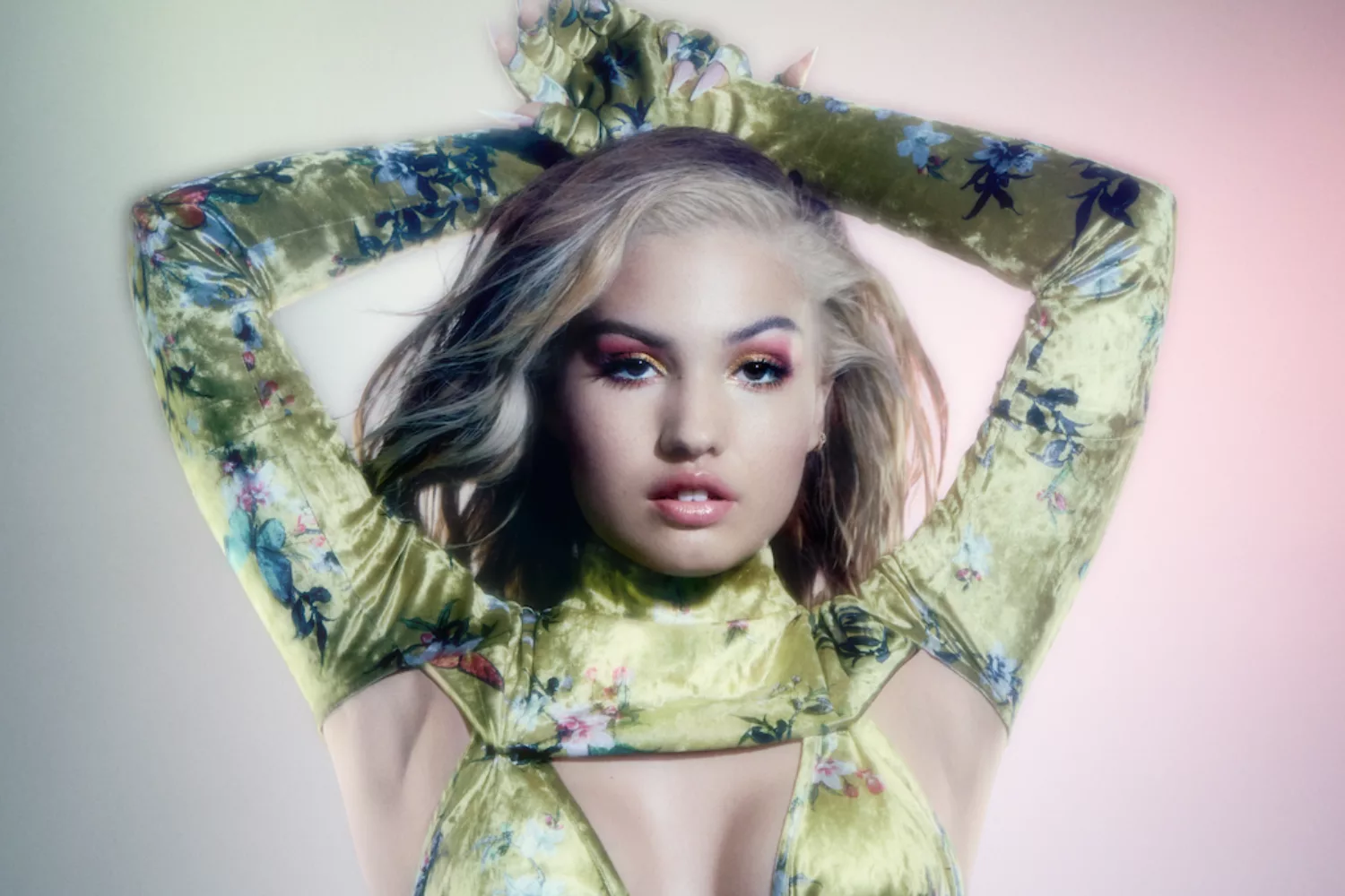 Mabel returns with 'Let Them Know'
