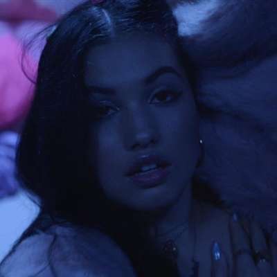 Mabel shares the new video for ‘Bedroom’