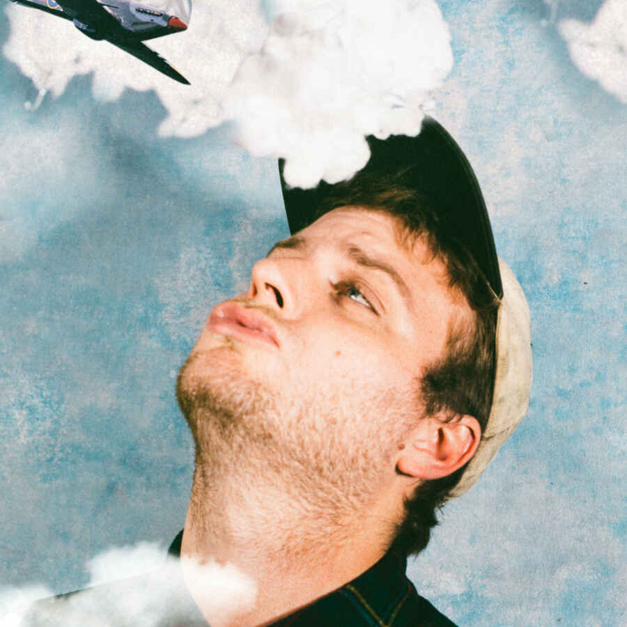 Mac DeMarco fronts the DIY 2017 Festival Guide!