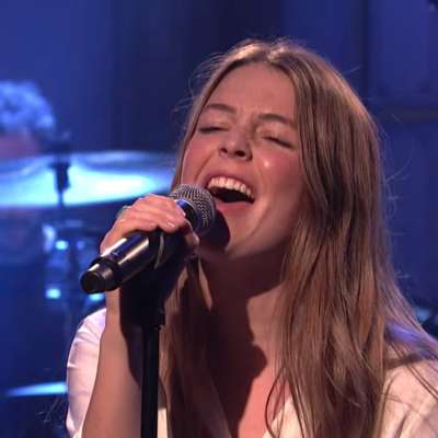 Watch Maggie Rogers bring ‘Light On’ and ‘Fallingwater’ to SNL