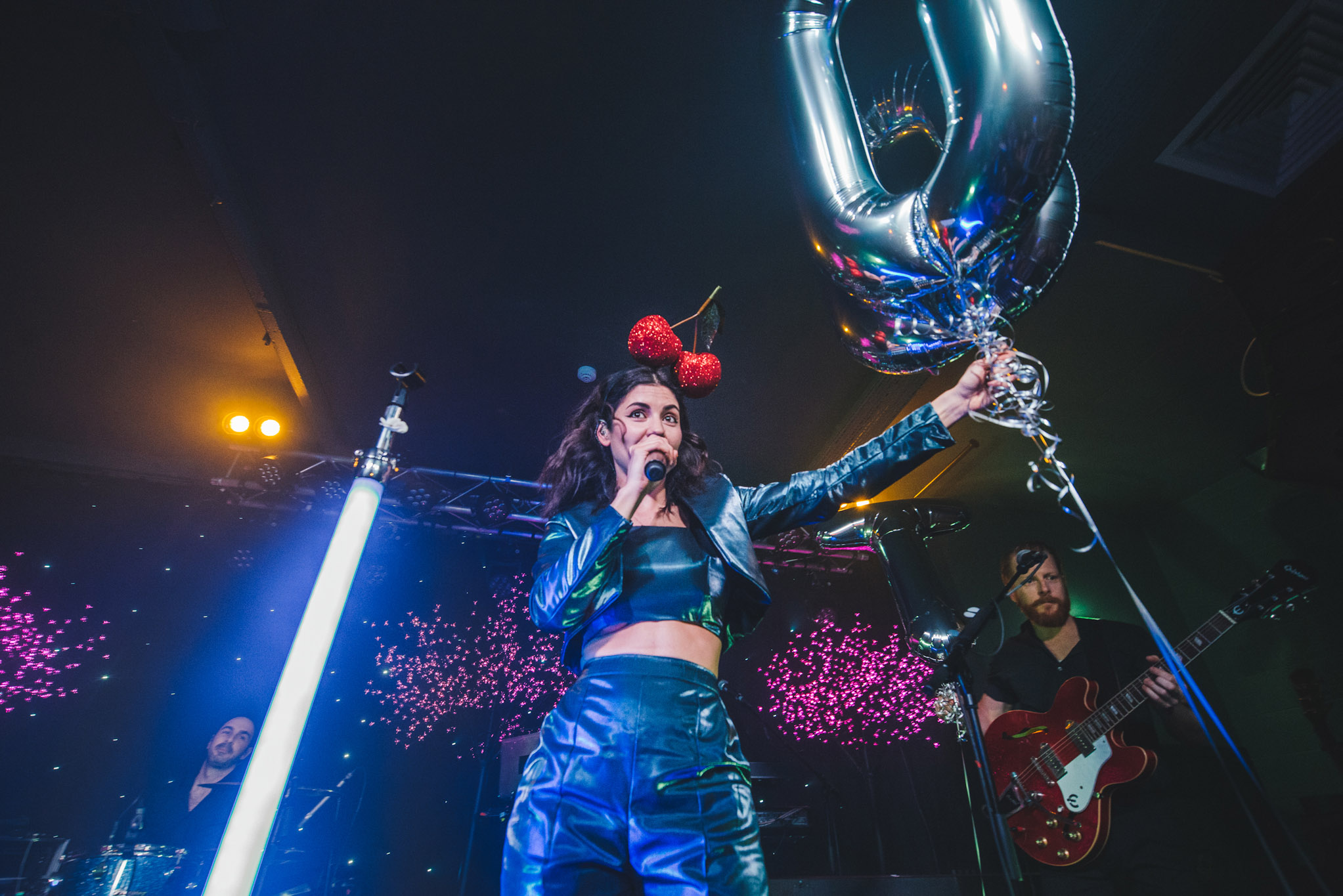 Marina and the Diamonds gets frooty at tiny DIY show
