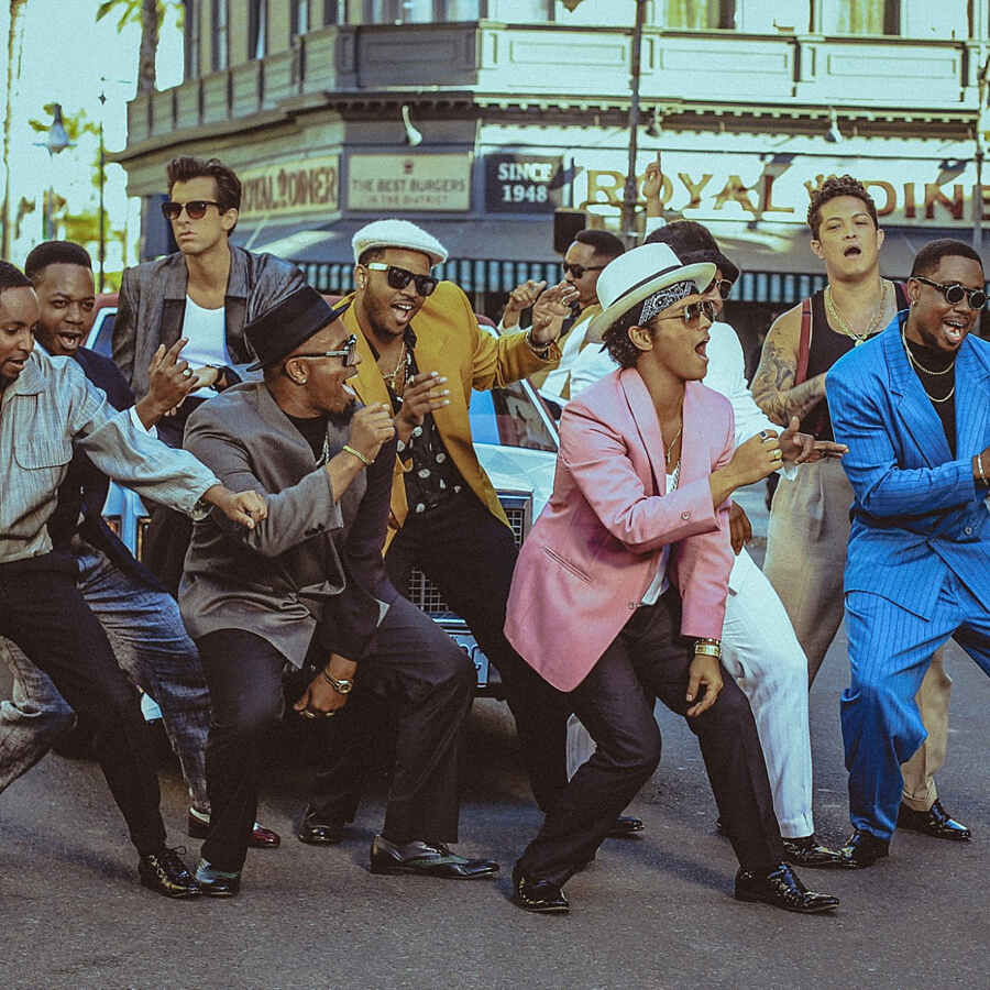 ​Mark Ronson airs new throwback video for ‘Uptown Funk’