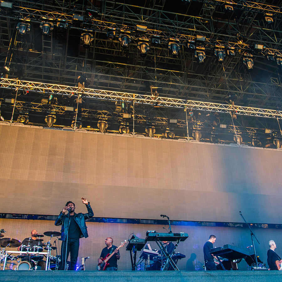 Massive Attack plot 'Mezzanine' arena shows