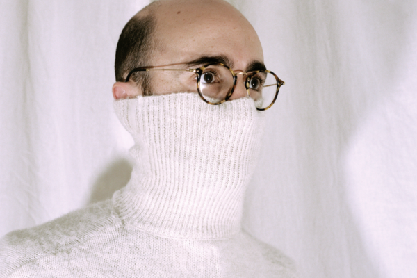 Max Bloom shares new single 'Palindromes'