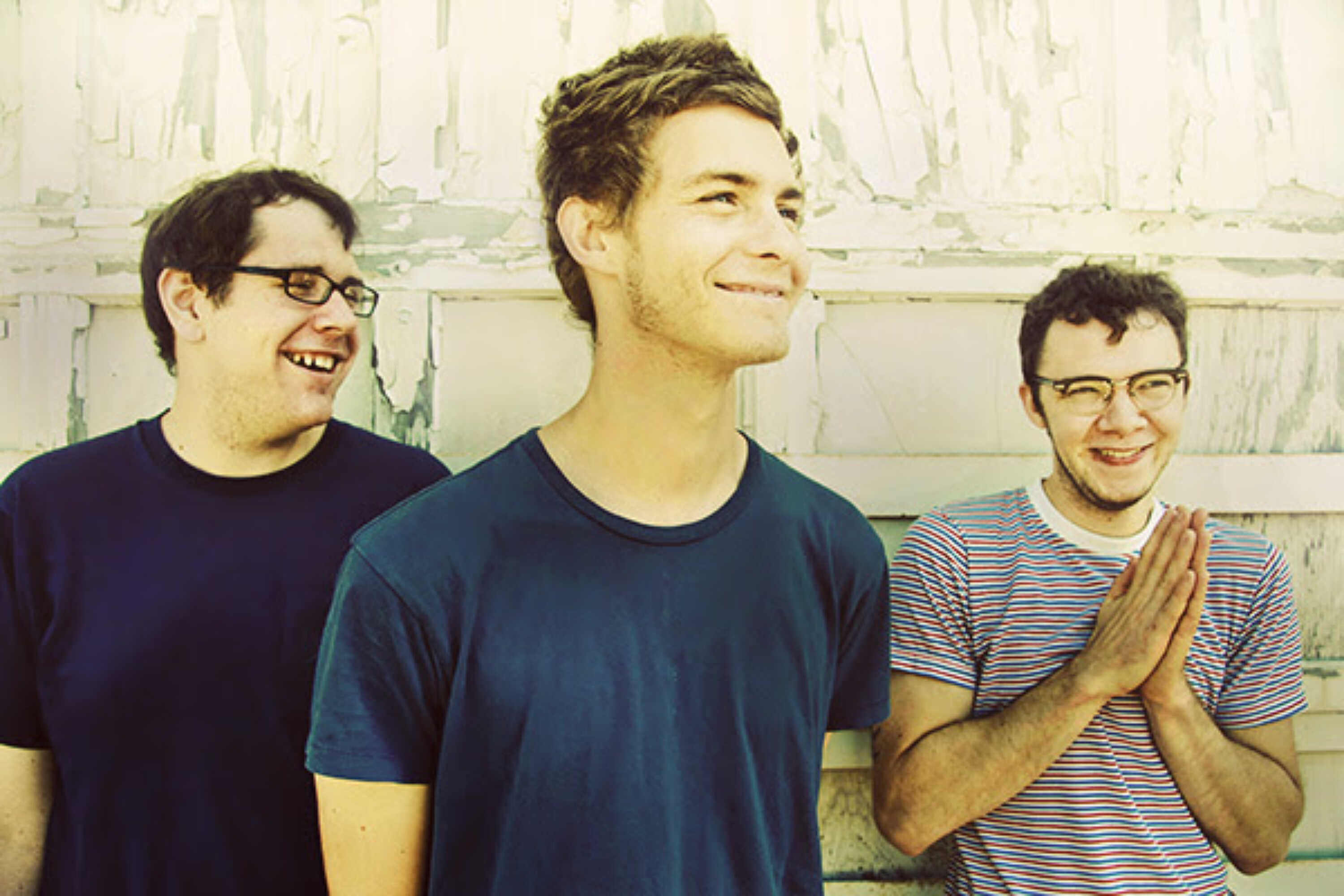 Razzle Dazzle ‘Em Punks, rockers and selfstarters from Chicago Features DIY Magazine