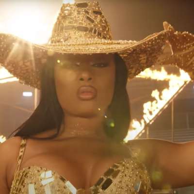 Megan Thee Stallion heats up Apple Music Awards 2020