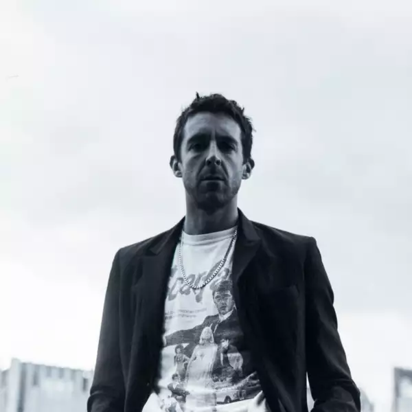 Miles Kane shares new Jamie T collaboration 'Too Little Too Late'