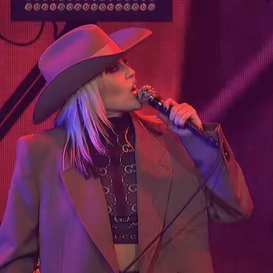 Watch Miley Cyrus perform a 'Wrecking Ball' and 'Nothing Compares 2 U' mash-up