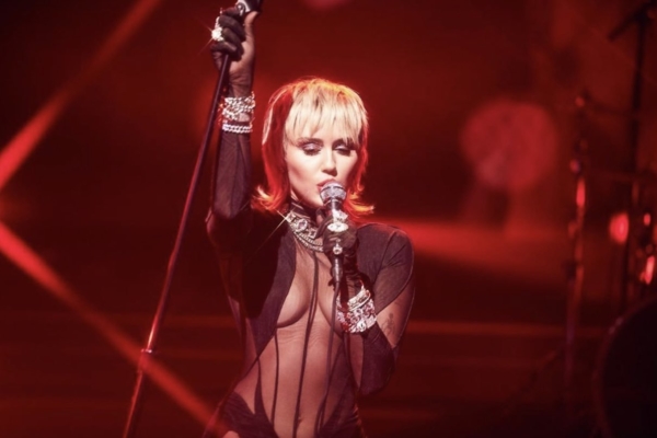Miley Cyrus covers Blondie’s ‘Heart Of Glass’
