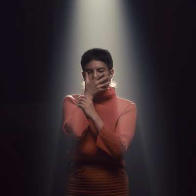 Miya Folick shares ‘Thingamajig’ video