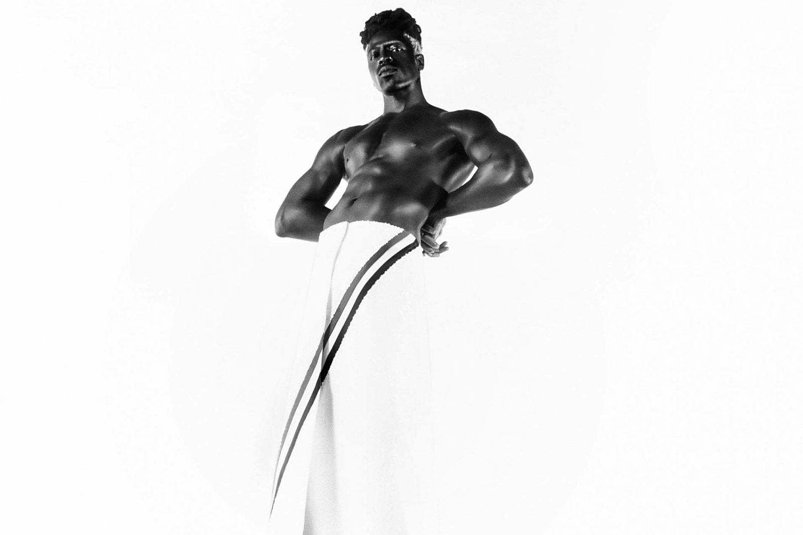 Moses Sumney unveils new song 'Monumental'