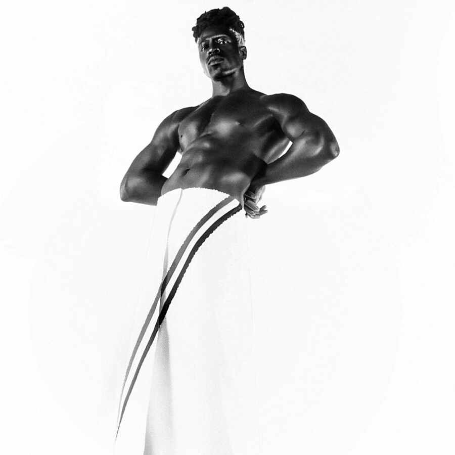Moses Sumney unveils new song 'Monumental'