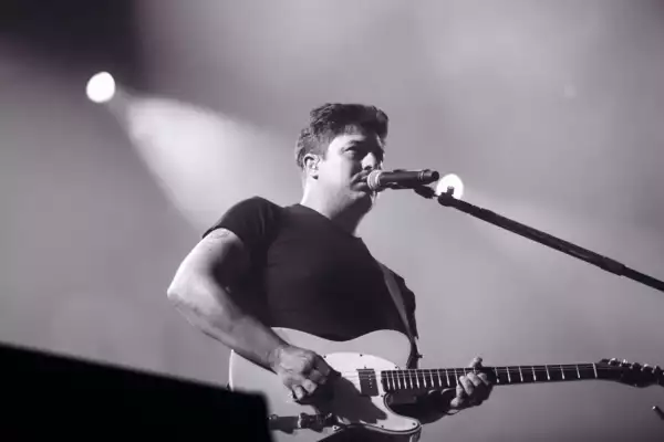 Mumford & Sons postpone UK shows