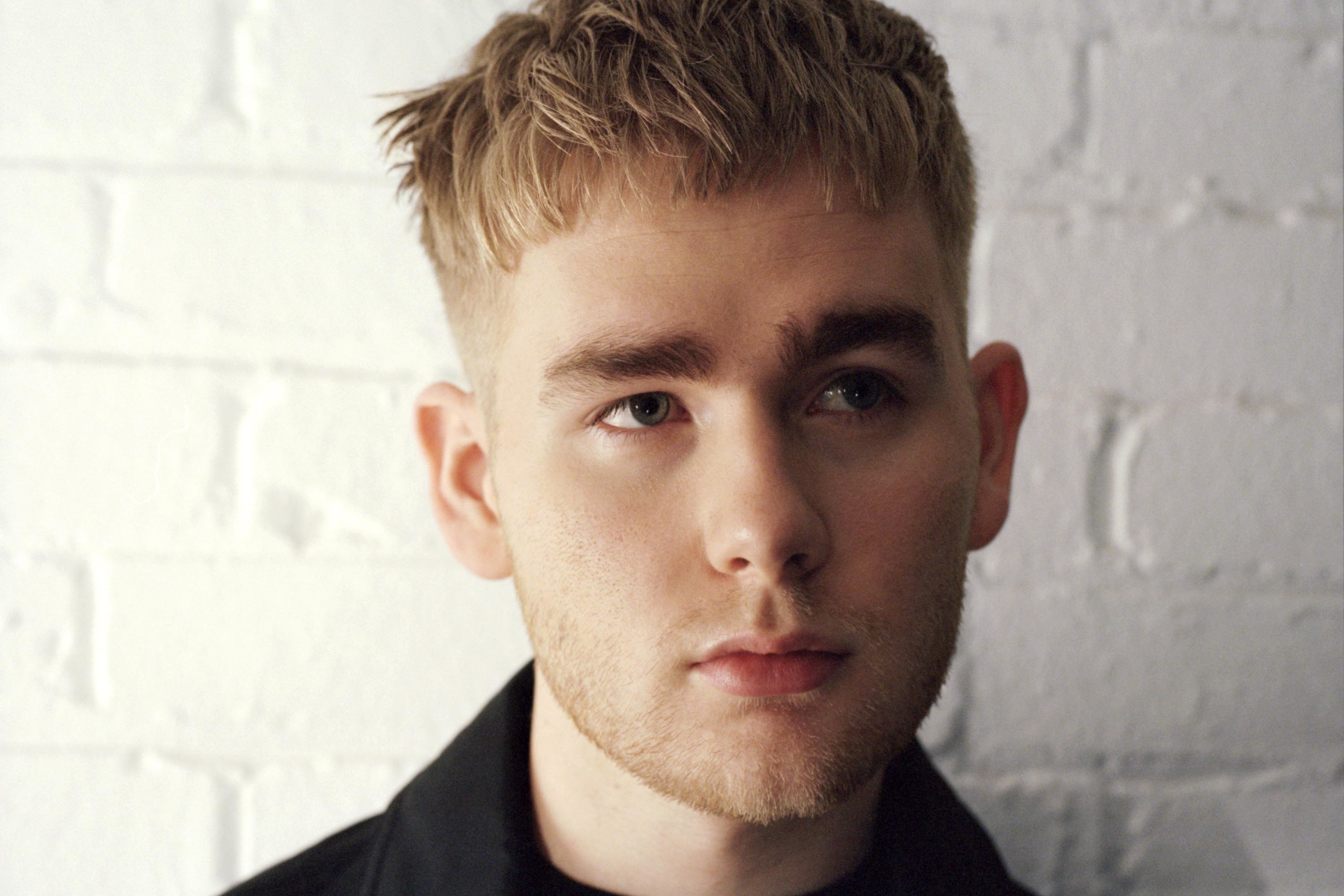 Mura Masa unveils video for Nao collaboration, ‘Complicated’