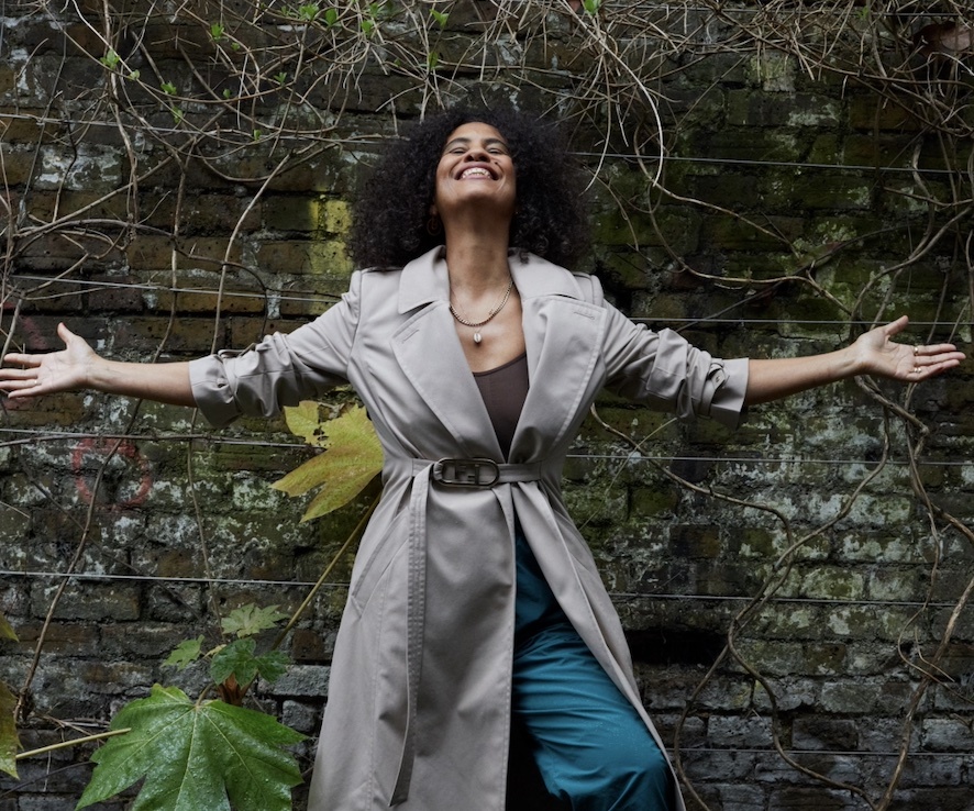Robyn covers Neneh Cherry's 'Buffalo Stance' - Vimarsana News