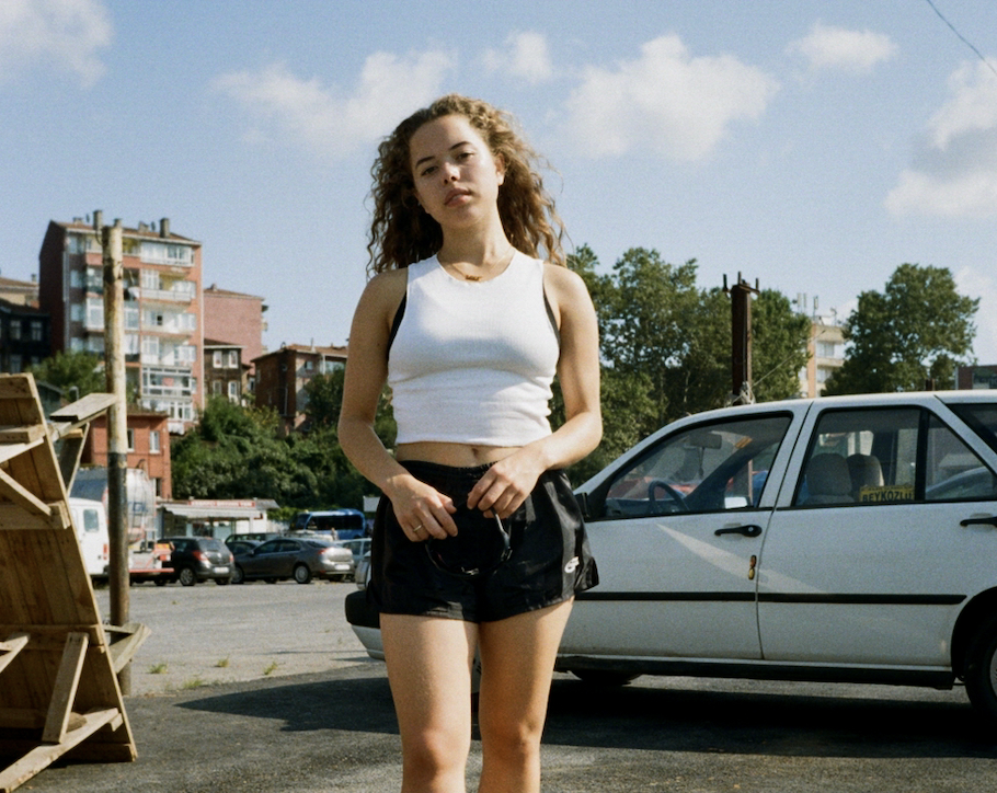 Nilüfer Yanya unveils ‘H34T RISES’ visuals