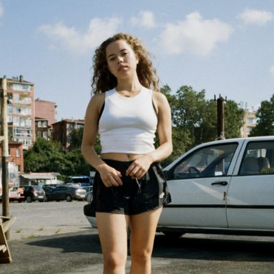 Nilüfer Yanya unveils ‘H34T RISES’ visuals