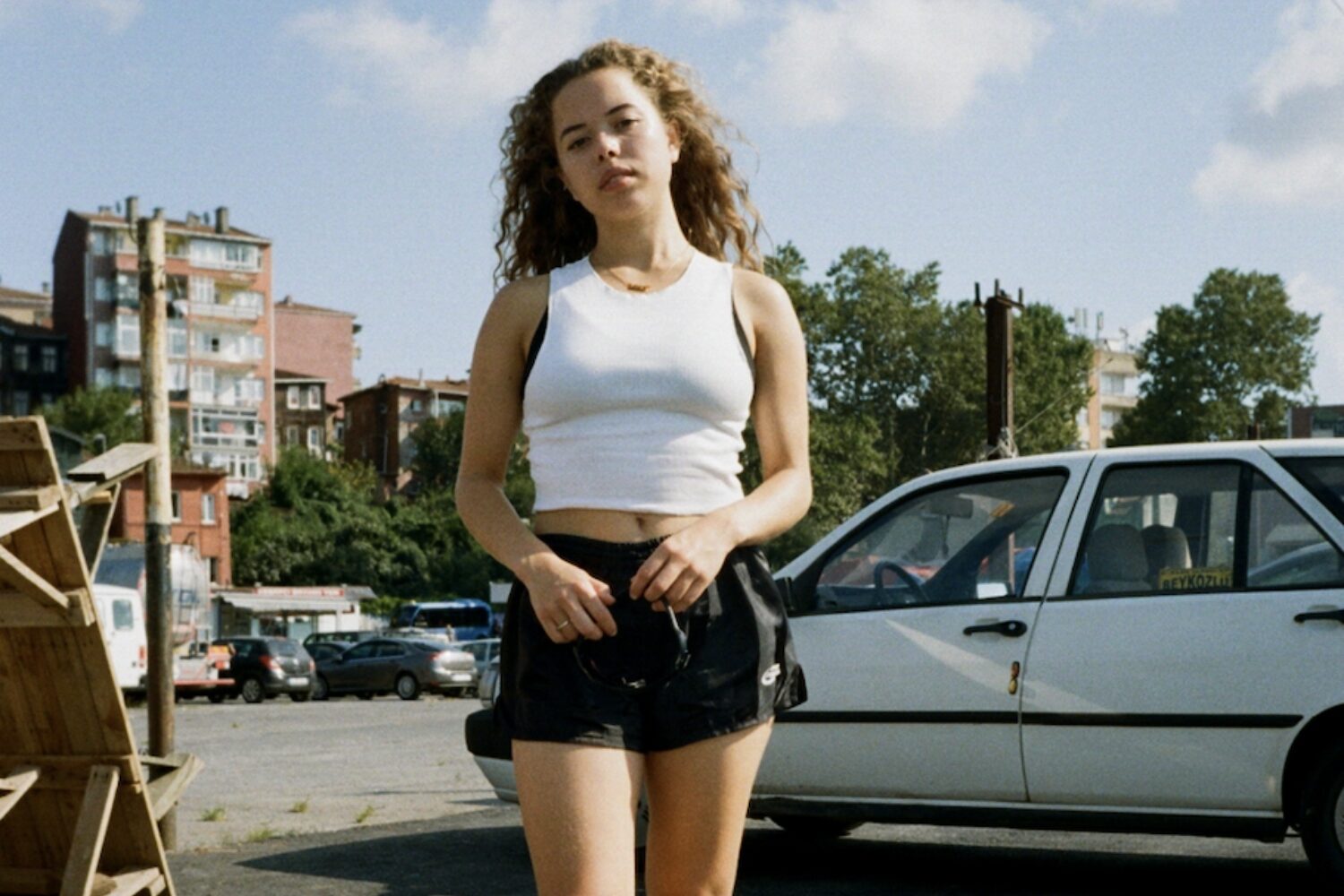 Nilüfer Yanya unveils 'H34T RISES' visuals | News | DIY