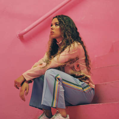 Nilüfer Yanya makes her own rules on ‘Small Crimes’