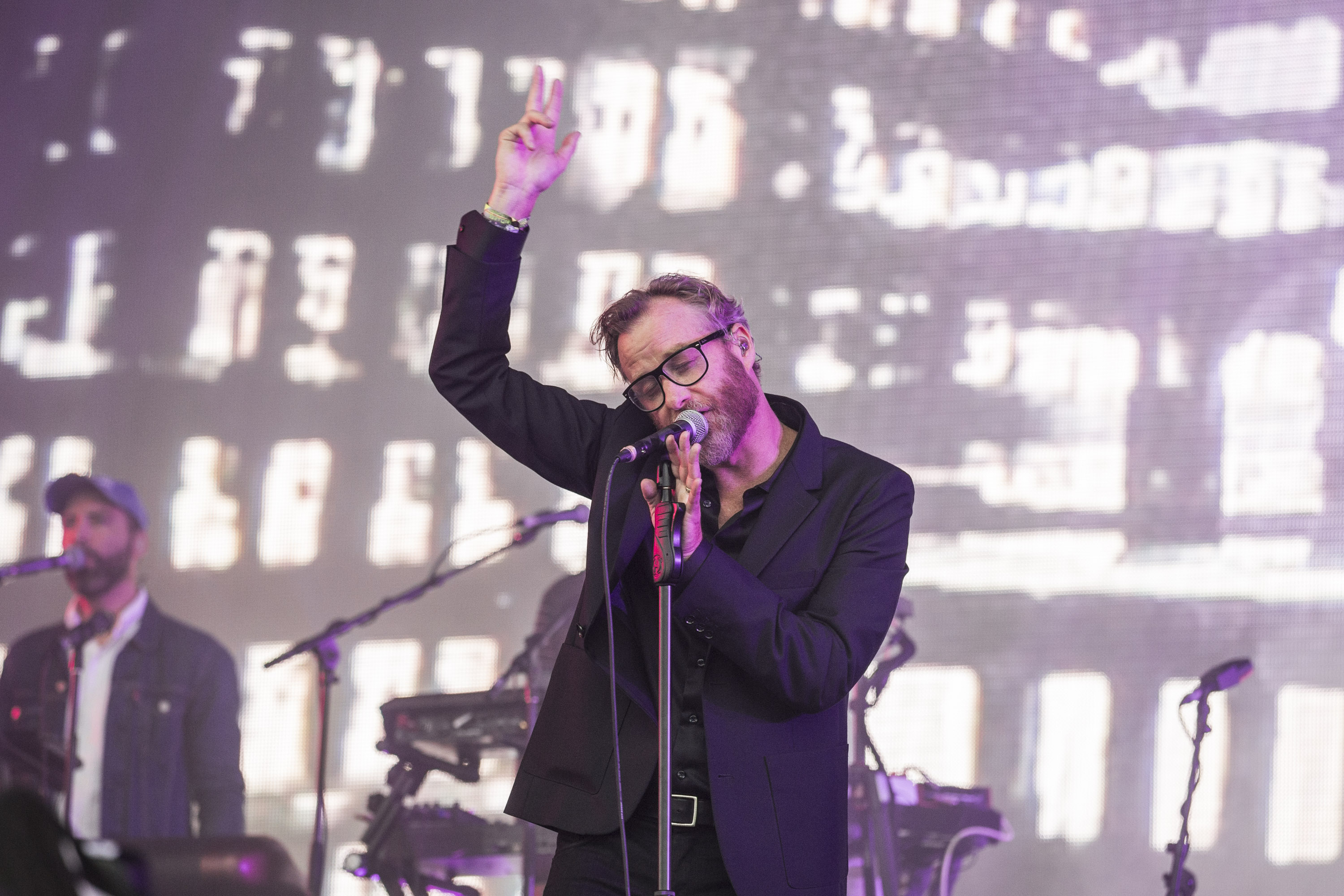 The National Are Angry And Vicious On Glastonbury S Pyramid Stage Reviews Diy
