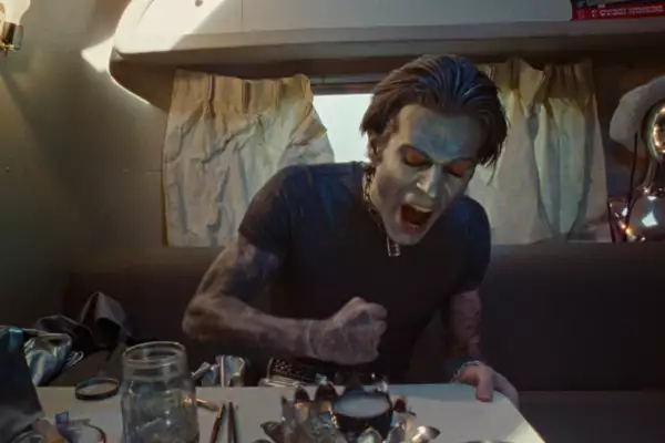 The Neighbourhood share star-studded 'Stargazing' video