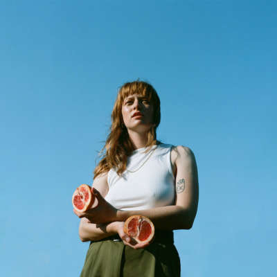 Orla Gartland unveils new track ‘Pretending’