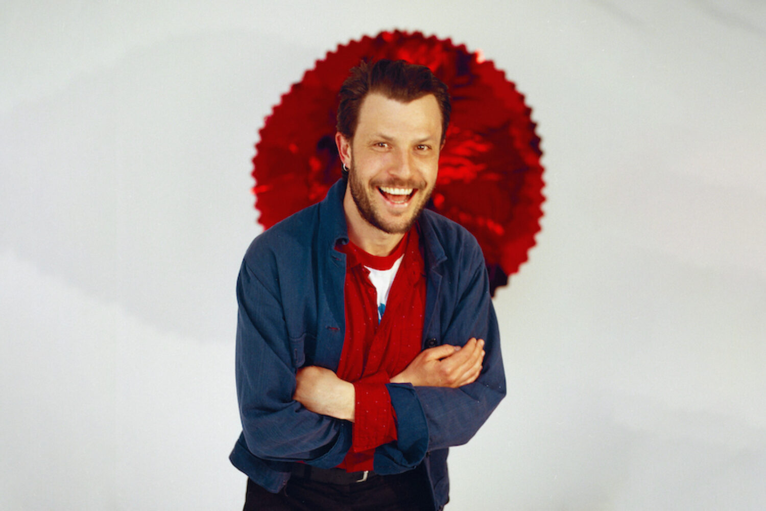 Orlando Weeks releases new track ‘Big Skies, Silly Faces’