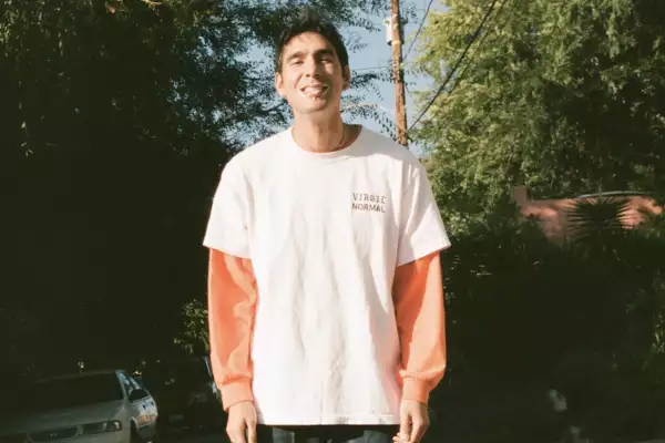 Oscar Scheller drops new track 'Weirdo'
