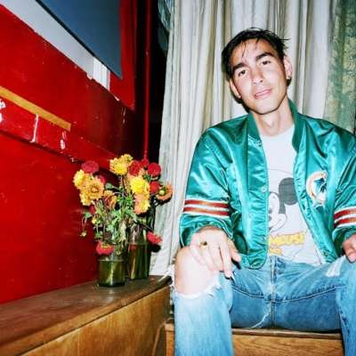 Oscar hangs up on technology in the ‘Breaking My Phone’ video