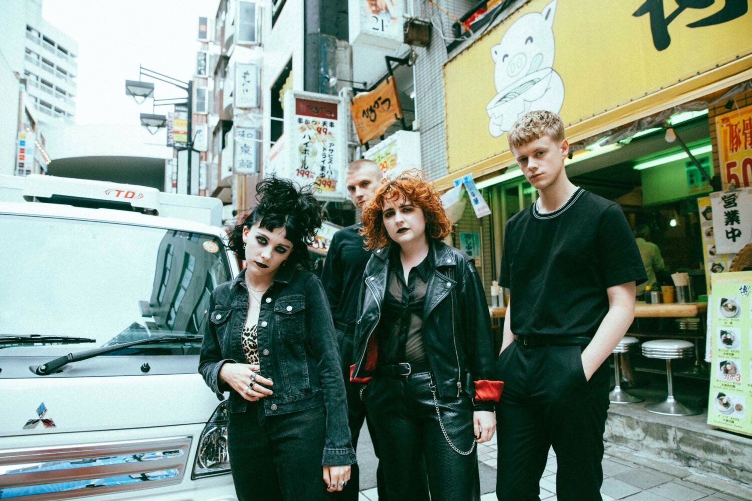 Pale Waves air live ‘Eighteen’ video