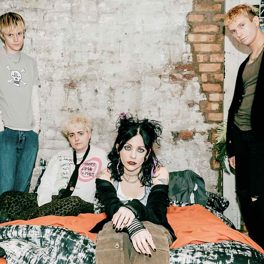 Pale Waves reveal new single 'Fall To Pieces'