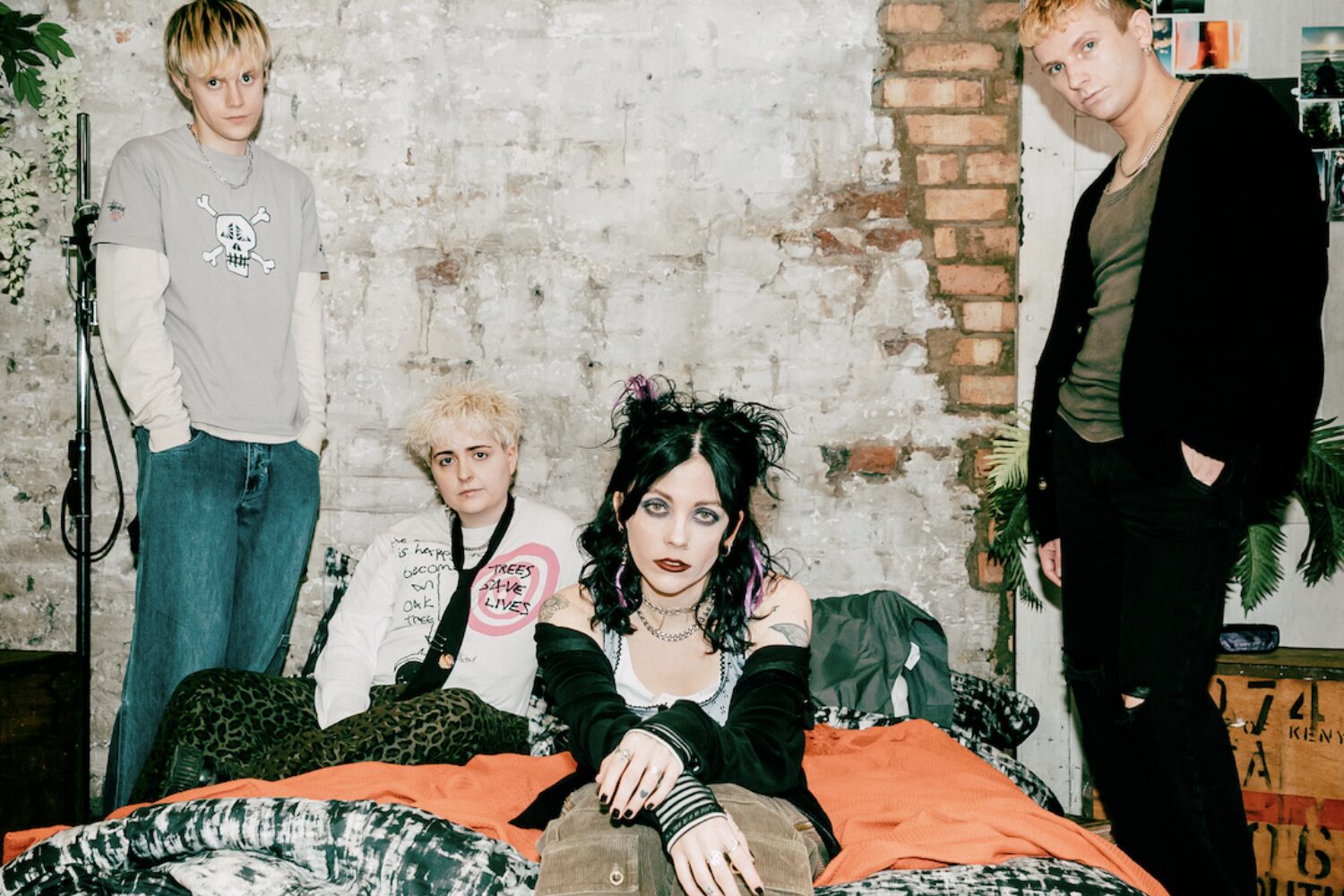 Pale Waves reveal new single ‘Fall To Pieces’