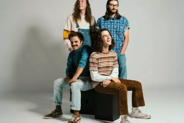 Get To Know... Peach Pit