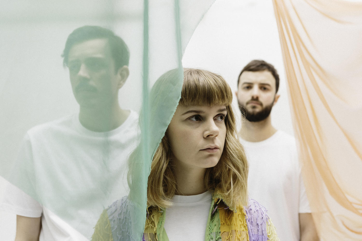 Leeds trio Peakes share the nighttime pop of ‘Hole In The Floor’