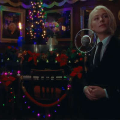 Phoebe Bridgers performs ‘Savior Complex’ on Jimmy Fallon
