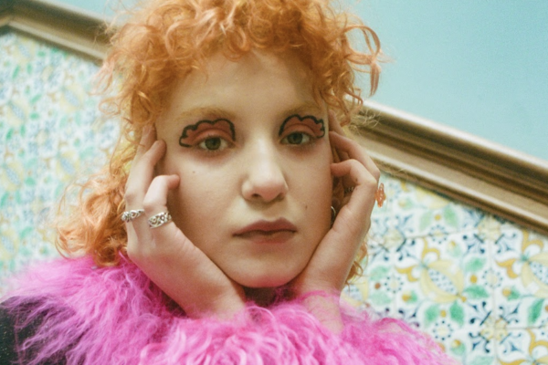 Phoebe Green offers up new track 'IDK'