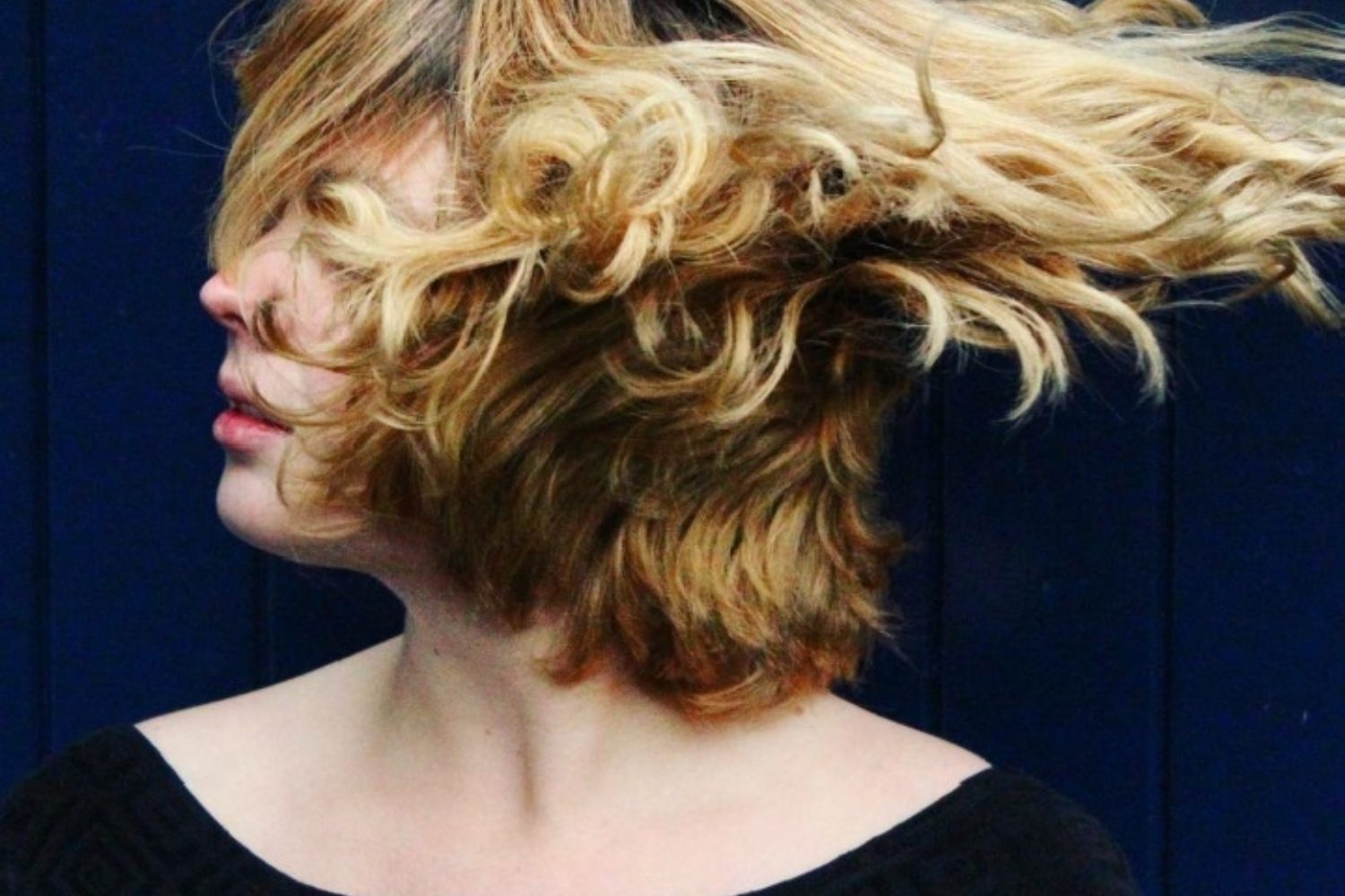 Pip Blom whiles away the 'Hours' on her new single