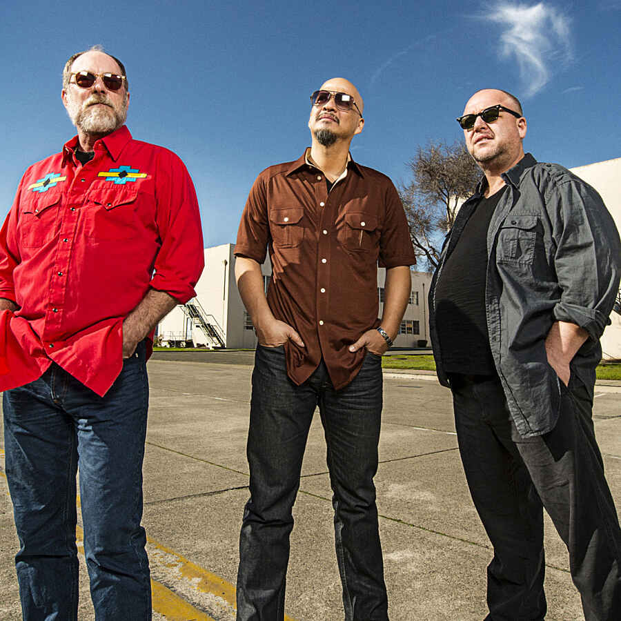 Pixies share video for 'Silver Snail'