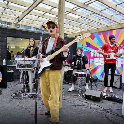 Listen to Pixx play ‘I Bow Down’ in session for 6 Music